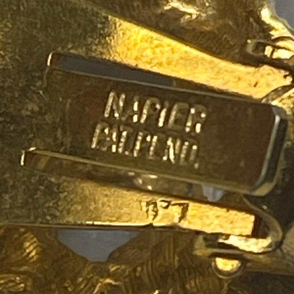 Napier Vintage Clip-on Earrings Metal with White Gold Color Painted Ruffle Edges - Picture 14 of 16